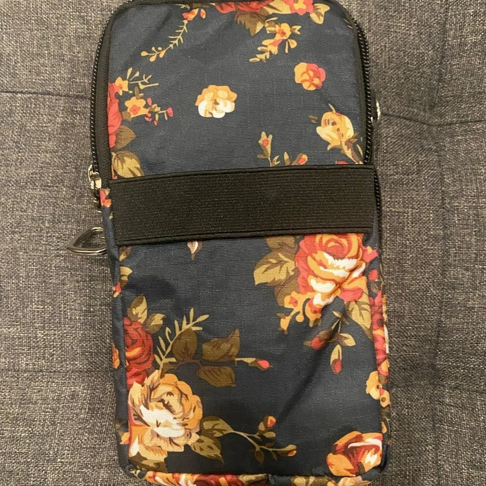 NWOT Bao Bao Hui Floral Crossbody Phone Hands Free Bag